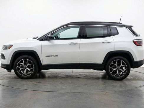 Used 2025 Jeep Compass Limited image 5
