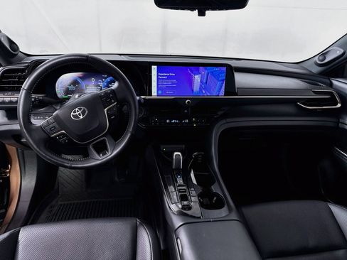 Certified 2025 Toyota Crown Signia w/ Advanced Technology Package AWD/4WD image 19