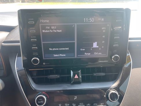 Used 2021 Toyota Corolla LE image 16