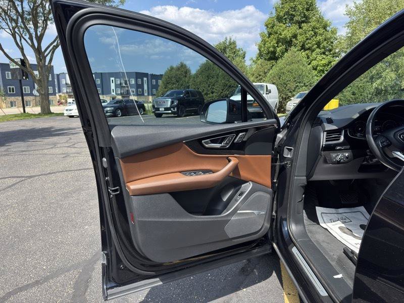 Used 2018 Audi Q7 3.0T Prestige AWD/4WD image 19