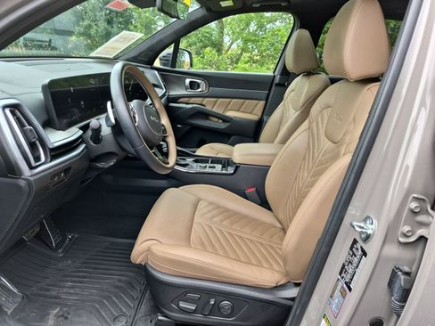 Certified 2025 Kia Sorento SX Prestige w/ Olive Brown Leather Package AWD/4WD image 12