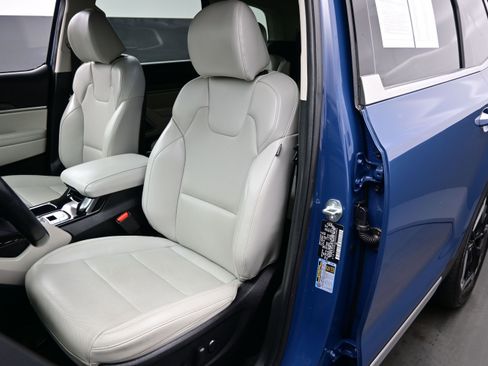 Used 2024 Kia Telluride S w/ S Sunroof Package FWD image 12