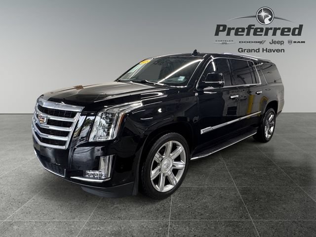Used 2018 Cadillac Escalade ESV Luxury AWD/4WD image 11
