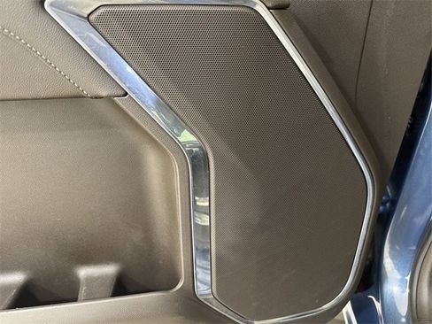 Used 2024 Chevrolet Silverado 2500 LT w/ Convenience Package image 24