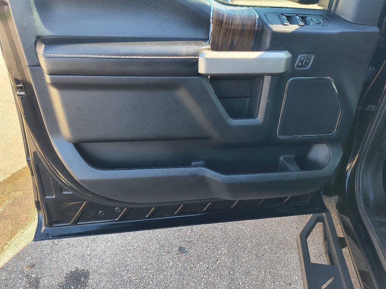 Used 2020 Ford F150 Lariat AWD/4WD image 19