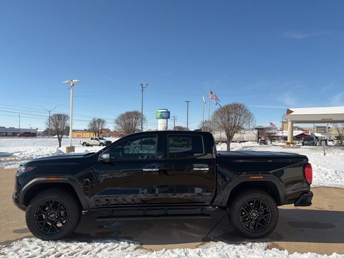 Used 2023 GMC Canyon Denali w/ Denali Black Edition image 5