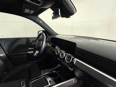 Used 2024 Mercedes-Benz EQB 250+ image 32