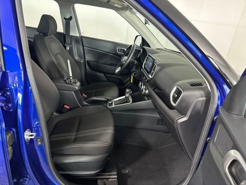 Used 2023 Hyundai Venue SEL image 28