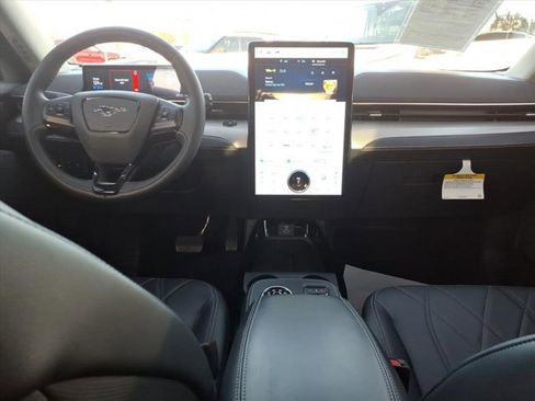 Certified 2022 Ford Mustang Mach-E Select image 18