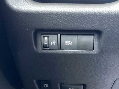 Used 2022 Toyota RAV4 LE image 27