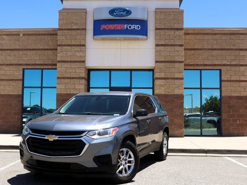 Used 2020 Chevrolet Traverse LS AWD/4WD image 2