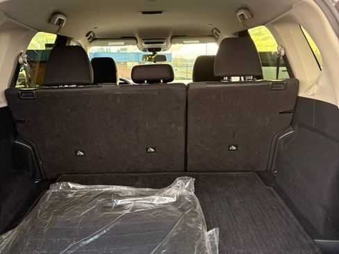 Used 2024 Nissan Rogue SV image 18