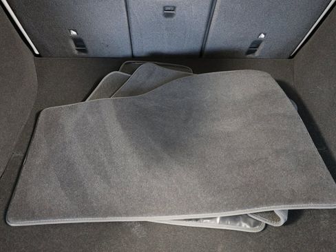 Used 2026 Tesla Model Y Long Range image 29