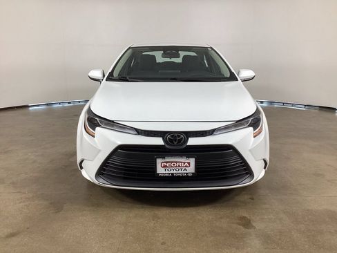 Used 2024 Toyota Corolla LE FWD image 3