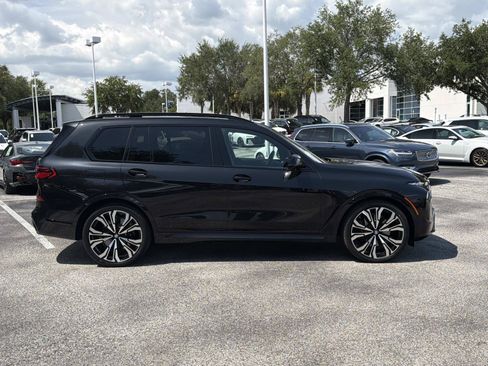 Used 2025 BMW X7 M60i w/ M Sport Professional Package AWD/4WD image 3