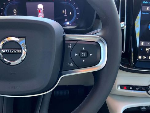 Used 2024 Volvo XC40 B5 Plus w/ Protection Package Premier image 24