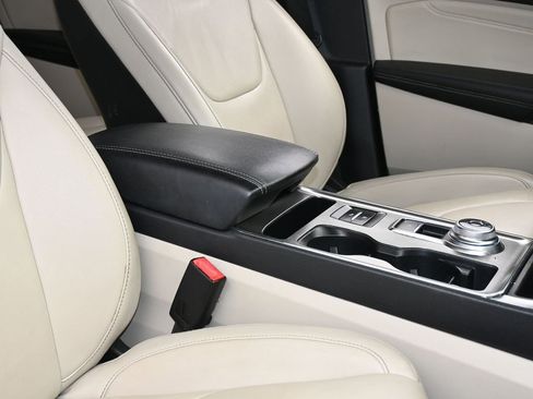 Used 2022 Ford Edge Titanium image 48