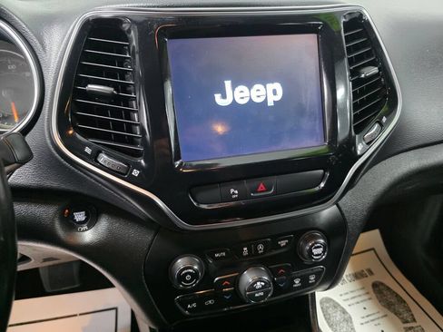Used 2020 Jeep Cherokee Limited AWD/4WD image 12