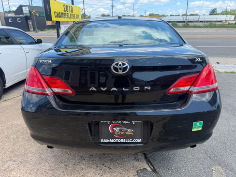 Used 2010 Toyota Avalon XL FWD image 4