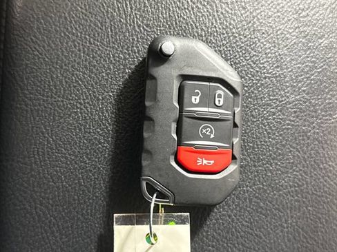 Used 2024 Jeep Wrangler Unlimited Sport AWD/4WD image 41