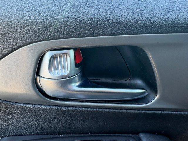 Used 2025 Chrysler Pacifica Select FWD image 18