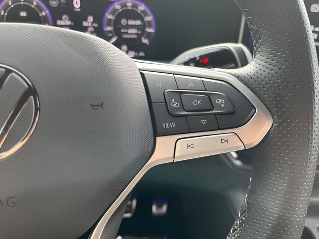 Certified 2025 Volkswagen Tiguan SE R-Line AWD/4WD image 23