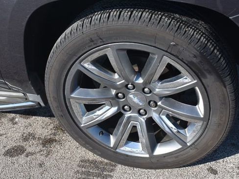 Used 2015 Chevrolet Suburban LTZ image 11