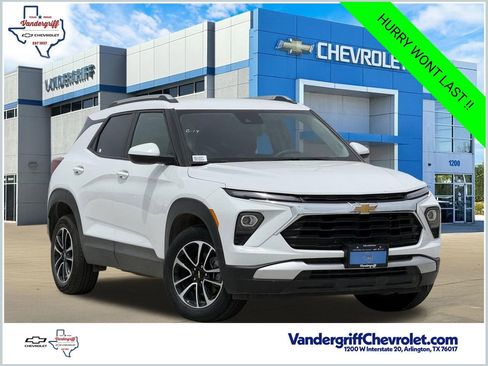 Certified 2025 Chevrolet TrailBlazer LT AWD/4WD image 1