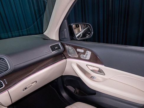 Used 2026 Mercedes-Benz GLS 450 4MATIC image 24