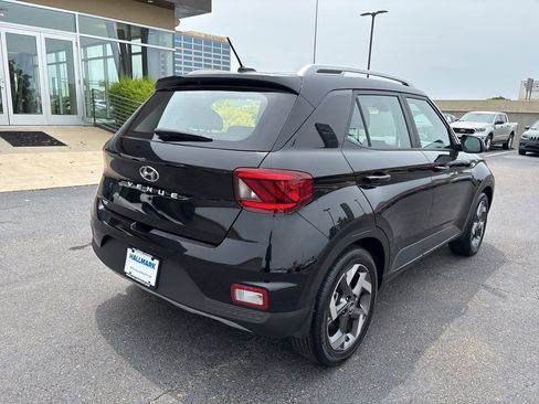 Certified 2023 Hyundai Venue SEL FWD image 5