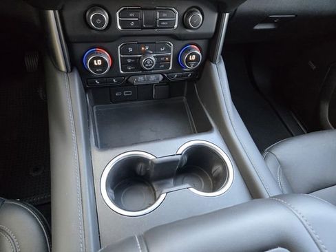 Used 2021 Chevrolet Tahoe Z71 image 17