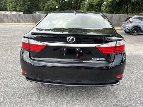 Used 2015 Lexus ES 300h w/ Navigation System Package FWD image 5