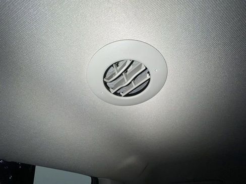 Used 2015 Chevrolet Traverse LT image 20