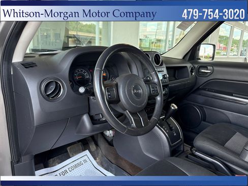 Used 2014 Jeep Patriot Latitude AWD/4WD image 10