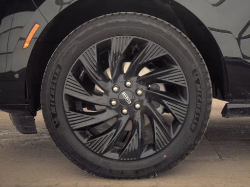 Used 2025 Lincoln Navigator L Reserve w/ Jet Appearance Package image 11