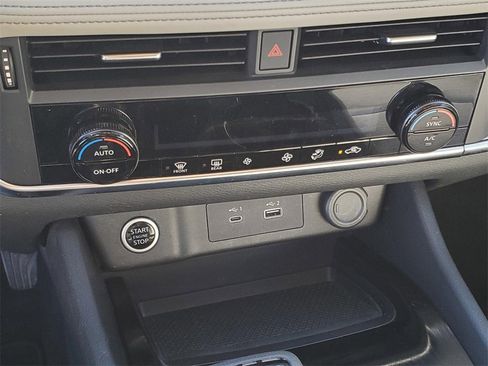 Certified 2023 Nissan Rogue SV image 32