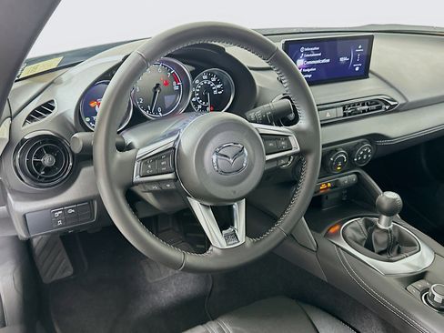 Used 2025 MAZDA MX-5 Miata Club RWD image 18