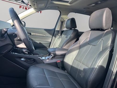 Used 2025 Kia Telluride EX w/ EX Captain's Chair Package image 34