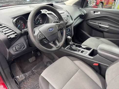 Used 2017 Ford Escape SE image 19