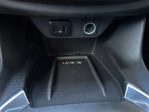 Used 2023 Chevrolet Traverse LT image 28