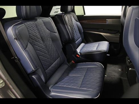 New 2026 Cadillac Vistiq Premium Luxury AWD/4WD image 17