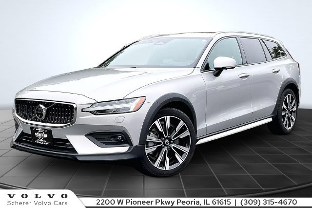 Certified 2025 Volvo V60 B5 Cross Country Ultra AWD/4WD image 1