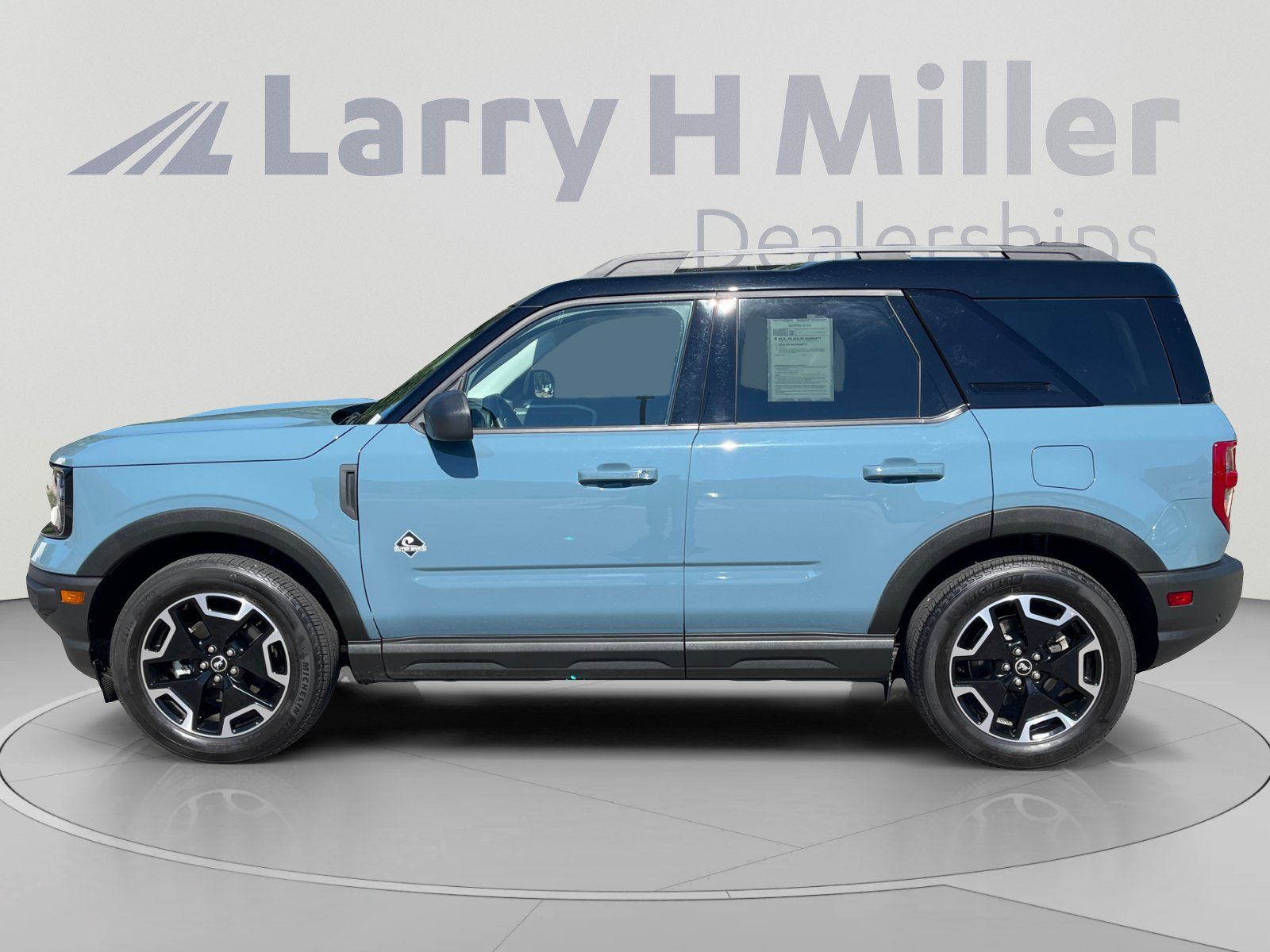 Used 2021 Ford Bronco Sport Outer Banks w/ Outer Banks Package AWD/4WD image 2
