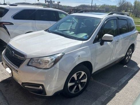 Used 2018 Subaru Forester 2.5i Premium w/ All-Weather Package AWD/4WD image 5
