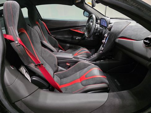 Used 2022 McLaren 720S Performance RWD image 17
