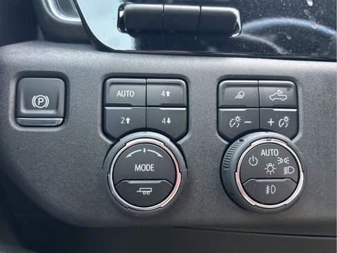 Used 2025 Chevrolet Silverado 1500 High Country w/ High Country Premium Package image 15
