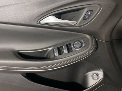 Certified 2024 Buick Encore GX Preferred w/ Comfort Package FWD image 13