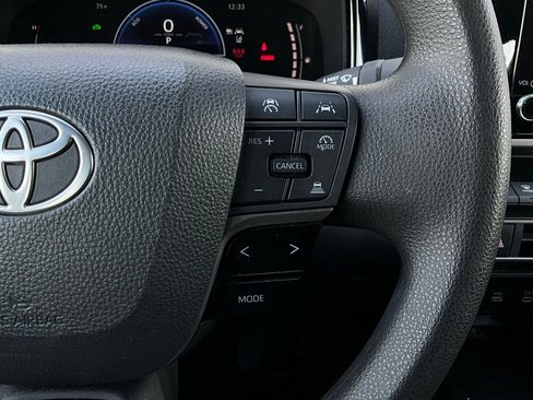 Used 2025 Toyota Camry LE image 33