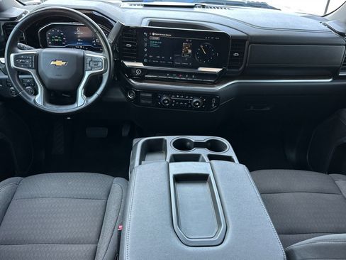 Used 2025 Chevrolet Silverado 2500 LT AWD/4WD image 12