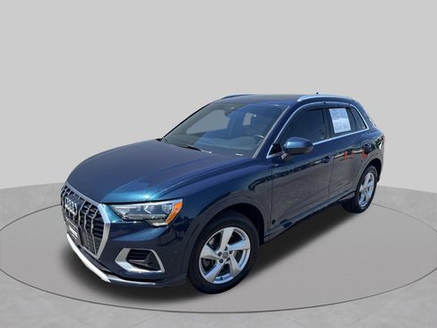 Used 2020 Audi Q3 2.0T Premium w/ Convenience Package AWD/4WD image 1